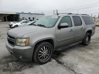 2009 Chevrolet Suburban LT w/2LT with VIN 1GNFC26069R266658, listed as a Copart auction lot 50842325 with 202,852 mi miles and Clean Title. Bid and sale history available at carsss.com. Image 1.