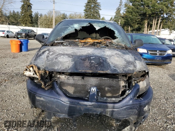 2005 Dodge Caravan with VIN 1D4GP24R25B197329, listed as a Copart auction lot 52169725 with 0 mi miles and Non Repairable. Bid and sale history available at carsss.com. Image 5.