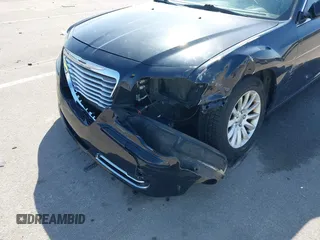 2012 Chrysler 300 z VIN 2C3CCAAG8CH245879, wystawiony jako IAAI lot #41811243 z przebiegiem 177 634 mil mil oraz . Historia ofert i sprzedaży dostępna na DreamBid. Obrazek 6.