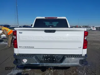 2021 Chevrolet Silverado 1500 LT with VIN 1GCUYDED2MZ377265, listed as a IAAI auction lot 41392703 with 109,352 mi miles. Bid and sale history available at carsss.com. Image 16.