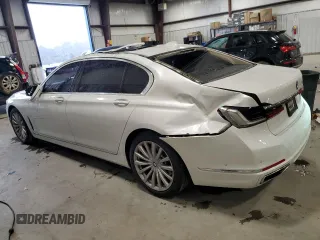 2020 BMW 7 Series 740i with VIN WBA7T2C09LCE11641, listed as a Copart auction lot 45896315 with 39,696 mi miles and Salvage Title. Bid and sale history available at carsss.com. Image 2.