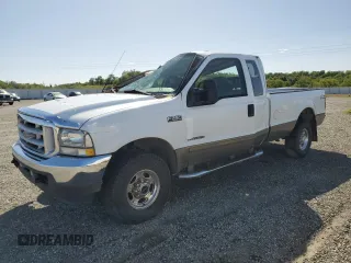 2002 Ford Super Duty F-250 XL with VIN 1FTNX21F72EA92441, listed as a Copart auction lot 46567825 with 132,588 mi miles and Salvage Title. Bid and sale history available at carsss.com. Image 1.