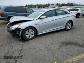 2015 Hyundai Sonata Hybrid Limited with VIN KMHEC4A49FA120948, listed as a Copart auction lot 52577275 with 114,078 mi miles and Salvage Title. Bid and sale history available at carsss.com. Image 1.
