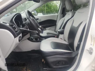 2020 Jeep Compass Limited z VIN 3C4NJDCB1LT122011, wystawiony jako Copart lot #55398525 z przebiegiem 73 460 mil mil oraz Szkoda całkowita • Salvage title. Historia ofert i sprzedaży dostępna na DreamBid. Obrazek 7.