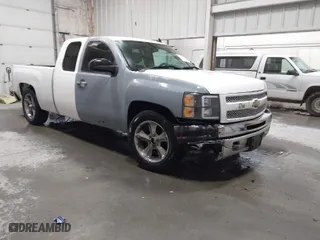 2009 Chevrolet Silverado 1500 LT with VIN 1GCEK290X9Z273261, listed as a IAAI auction lot 41904308 with 128,274 mi miles. Bid and sale history available at carsss.com. Image 1.