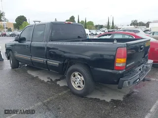 2000 Chevrolet Silverado 1500 LS with VIN 2GCEC19T8Y1292707, listed as a IAAI auction lot 41806145 with 207,370 mi miles. Bid and sale history available at carsss.com. Image 3.