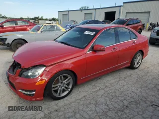 2014 Mercedes-Benz C 250 Sport z VIN WDDGF4HB3EG157536, wystawiony jako Copart lot #52891585 z przebiegiem 58 375 mil mil oraz Szkoda całkowita • Salvage title. Historia ofert i sprzedaży dostępna na DreamBid. Obrazek 1.