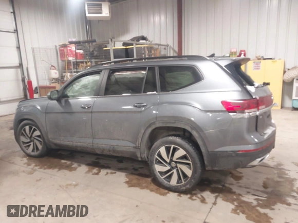 2024 Volkswagen Atlas SE with VIN 1V2KR2CA4RC559169, listed as a IAAI auction lot 41572821 with 25,998 mi miles and . Bid and sale history available at DreamBid. Image 15.