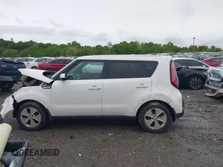 2015 Kia Soul z VIN KNDJN2A20F7125131, wystawiony jako IAAI lot #42231466 z przebiegiem 138 003 mil mil oraz . Historia ofert i sprzedaży dostępna na DreamBid. Obrazek 14.