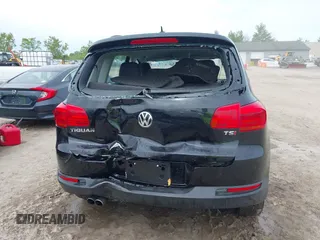 2016 Volkswagen Tiguan S z VIN WVGAV7AX0GW519952, wystawiony jako IAAI lot #42331644 z przebiegiem 92 232 mil mil oraz . Historia ofert i sprzedaży dostępna na DreamBid. Obrazek 16.