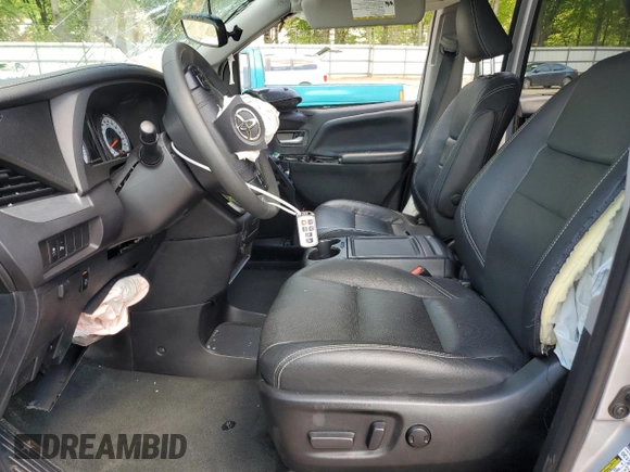 2020 Toyota Sienna SE with VIN 5TDXZ3DC8LS059454, listed as a Copart auction lot 51677934 with 31,414 mi miles and Salvage Title. Bid and sale history available at carsss.com. Image 7.