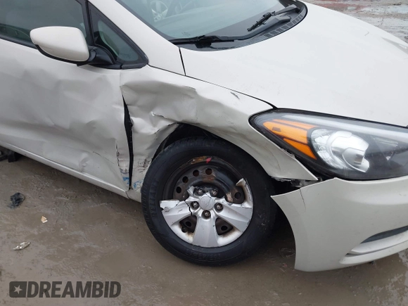 2015 Kia Forte LX with VIN KNAFK4A66F5291465, listed as a IAAI auction lot 41515671 with 102,032 mi miles. Bid and sale history available at carsss.com. Image 6.