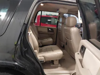 2005 Ford Expedition Limited z VIN 1FMFU20565LA60694, wystawiony jako IAAI lot #41945914 z przebiegiem 184 373 mil mil oraz . Historia ofert i sprzedaży dostępna na DreamBid. Obrazek 8.