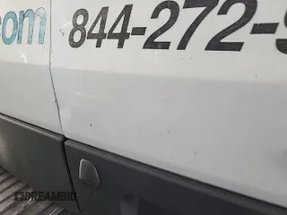 2017 Ford Transit z VIN 1FTYE1YMXHKA82272, wystawiony jako IAAI lot #42575786 z przebiegiem 256 393 mil mil oraz . Historia ofert i sprzedaży dostępna na DreamBid. Obrazek 18.