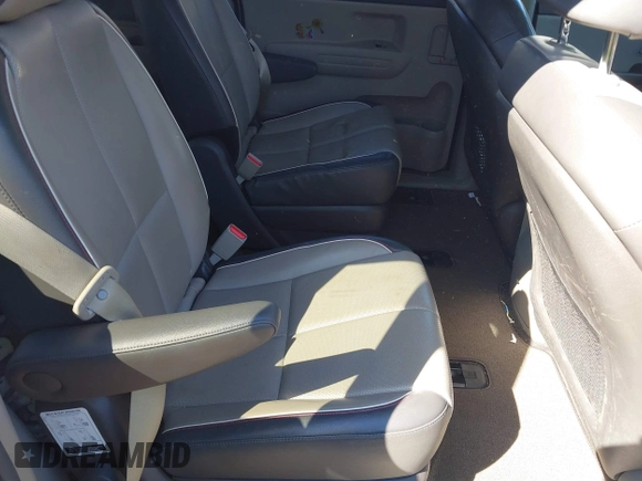 2017 Kia Sedona LX with VIN KNDMB5C14H6329340, listed as a IAAI auction lot 41803814 with 106,672 mi miles. Bid and sale history available at carsss.com. Image 8.