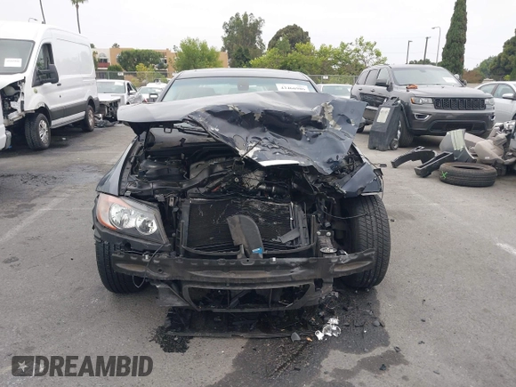 2006 BMW 3 Series 325i with VIN WBAVB13516PT15898, listed as a IAAI auction lot 42466986 with 105,962 mi miles and . Bid and sale history available at DreamBid. Image 12.