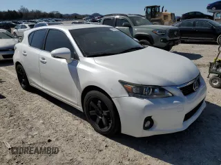 2012 Lexus CT 200h z VIN JTHKD5BHXC2073056, wystawiony jako Copart lot #48620684 z przebiegiem 106 505 mil mil oraz Szkoda całkowita • Salvage title. Historia ofert i sprzedaży dostępna na DreamBid. Obrazek 4.