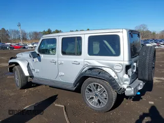 2024 Jeep Wrangler High Altitude z VIN 1C4RJXU65RW161966, wystawiony jako IAAI lot #41396611 z przebiegiem 4 627 mil mil oraz . Historia ofert i sprzedaży dostępna na DreamBid. Obrazek 14.