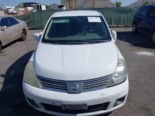 2007 Nissan Versa S z VIN 3N1BC13E37L457284, wystawiony jako IAAI lot #42327441 z przebiegiem 255 089 mil mil oraz . Historia ofert i sprzedaży dostępna na DreamBid. Obrazek 12.