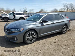 2023 Volkswagen Jetta Sport z VIN 3VWBM7BU3PM017062, wystawiony jako Copart lot #53538125 z przebiegiem 11 815 mil mil oraz Szkoda całkowita • Salvage title. Historia ofert i sprzedaży dostępna na DreamBid. Obrazek 1.