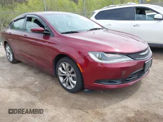 2015 Chrysler 200 S z VIN 1C3CCCBB0FN712030, wystawiony jako IAAI lot #42155658 z przebiegiem 231 536 mil mil oraz . Historia ofert i sprzedaży dostępna na DreamBid. Obrazek 1.