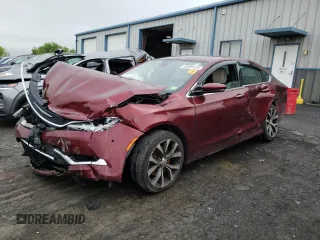 2015 Chrysler 200 C z VIN 1C3CCCEG7FN584277, wystawiony jako Copart lot #56984225 z przebiegiem 112 377 mil mil oraz Szkody całkowita. Historia ofert i sprzedaży dostępna na DreamBid. Obrazek 1.