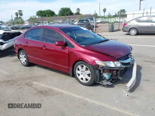 2009 Honda Civic LX z VIN 19XFA16529E033957, wystawiony jako IAAI lot #42032186 z przebiegiem 215 570 mil mil oraz . Historia ofert i sprzedaży dostępna na DreamBid. Obrazek 1.