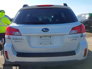 2010 Subaru Outback 3.6R Prem HK Audio/Pwr Moon with VIN 4S4BRDHCXA2368689, listed as a IAAI auction lot 41143441 with 236,702 mi miles. Bid and sale history available at carsss.com. Image 17.