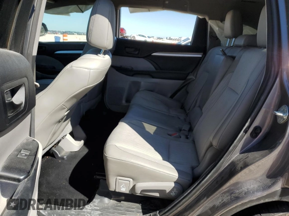 2015 Toyota Highlander LE Plus z VIN 5TDZKRFH4FS051610, wystawiony jako Copart lot #53880115 z przebiegiem 138 014 mil mil oraz Szkoda całkowita • Salvage title. Historia ofert i sprzedaży dostępna na DreamBid. Obrazek 11.