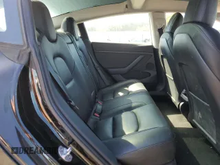 2023 Tesla Model 3 z VIN 5YJ3E1EA2PF449956, wystawiony jako Copart lot #64069715 z przebiegiem 40 098 mil mil oraz Szkoda całkowita • Salvage title. Historia ofert i sprzedaży dostępna na DreamBid. Obrazek 10.
