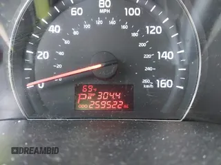 2014 Kia Sorento LX z VIN 5XYKT3A63EG449890, wystawiony jako IAAI lot #42383172 z przebiegiem 259 522 mil mil oraz . Historia ofert i sprzedaży dostępna na DreamBid. Obrazek 7.