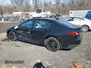 2025 Toyota Camry LE z VIN 4T1DBADK3SU510279, wystawiony jako Copart lot #46408205 z przebiegiem 7 274 mil mil oraz Szkoda całkowita • Salvage title. Historia ofert i sprzedaży dostępna na DreamBid. Obrazek 2.