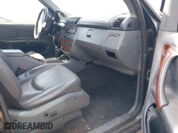 1998 Mercedes-Benz M-Class with VIN 4JGAB54E9WA019694, listed as a IAAI auction lot 41891982 with 282,454 mi miles. Bid and sale history available at carsss.com. Image 5.