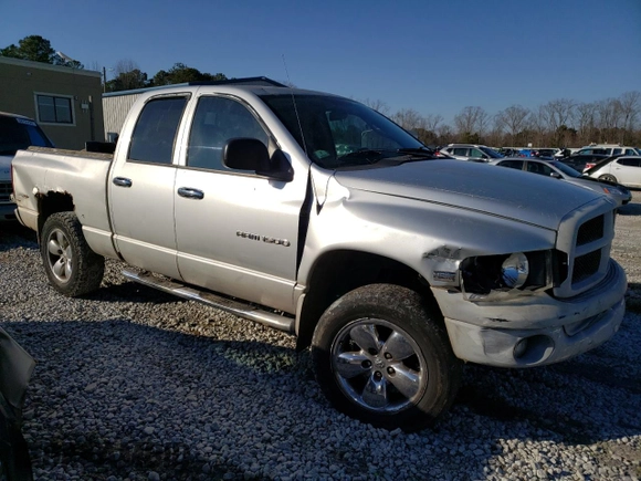 2005 Dodge 1500 SLT z VIN 1D7HU18DX5S312543, wystawiony jako Copart lot #52476795 z przebiegiem 305 437 mil mil oraz Nie do naprawy • Non repairable. Historia ofert i sprzedaży dostępna na DreamBid. Obrazek 4.