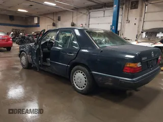 1990 Mercedes-Benz 300 E с VIN WDBEA30D3LB235863, выставлен на аукционе IAAI как лот 40519459 с пробегом 142 260 миль миль и . История ставок и продаж доступна на DreamBid. Изображение 3.