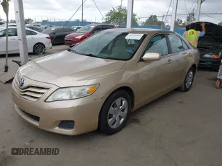 2011 Toyota Camry LE z VIN 4T1BF3EK4BU753024, wystawiony jako IAAI lot #41920255 z przebiegiem 198 088 mil mil oraz . Historia ofert i sprzedaży dostępna na DreamBid. Obrazek 2.