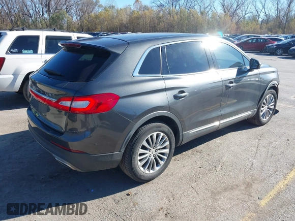 2017 Lincoln MKX Select with VIN 2LMPJ6KR7HBL16225, listed as a IAAI auction lot 40920232 with 105,124 mi miles. Bid and sale history available at carsss.com. Image 4.