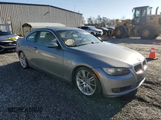 2007 BMW 3 Series 328i z VIN WBAWV135X7P117866, wystawiony jako Copart lot #46118685 z przebiegiem 112 828 mil mil oraz Szkoda całkowita • Salvage title. Historia ofert i sprzedaży dostępna na DreamBid. Obrazek 4.