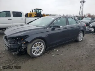 2020 Ford Fusion Plug-In Hybrid Titanium with VIN 3FA6P0SU3LR258335, listed as a Copart auction lot 82111214 with 46,917 mi miles and Salvage Title. Bid and sale history available at carsss.com. Image 1.