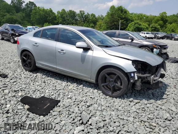 2012 Volvo S60 T6 z VIN YV1902FH8C2052544, wystawiony jako Copart lot #56853395 z przebiegiem 159 646 mil mil oraz Szkoda całkowita • Salvage title. Historia ofert i sprzedaży dostępna na DreamBid. Obrazek 4.