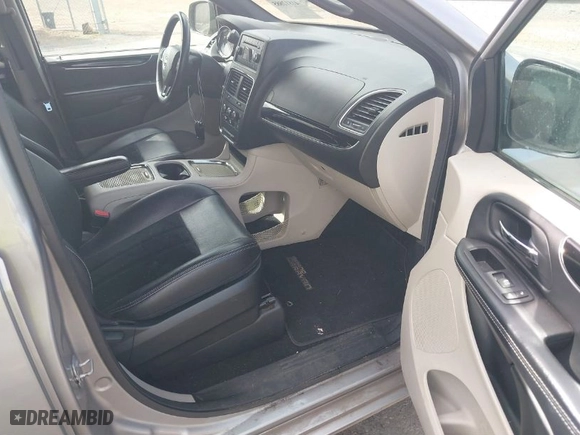 2017 Dodge Grand Caravan SXT with VIN 2C4RDGCGXHR545752, listed as a IAAI auction lot 41812885 with 180,805 mi miles. Bid and sale history available at carsss.com. Image 5.