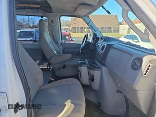 2013 Ford Econoline Passenger XL with VIN 1FBSS3BL2DDA04310, listed as a Copart auction lot 89328785 with 211,391 mi miles and Clean Title. Bid and sale history available at DreamBid. Image 5.