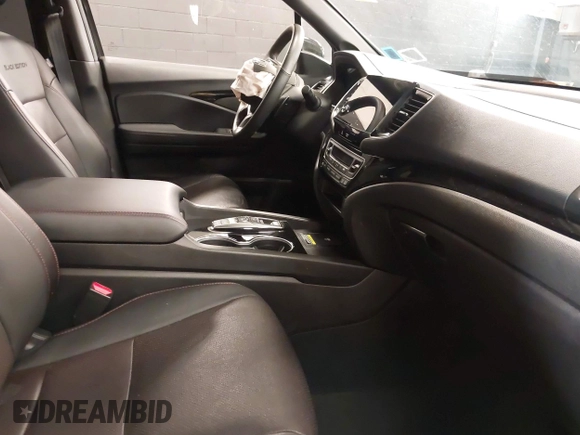 2024 Honda Passport Black Edition with VIN 5FNYF8H82RB002633, listed as a IAAI auction lot 42296310 with 12,991 mi miles and . Bid and sale history available at DreamBid. Image 5.