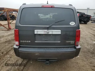 2011 Dodge Nitro SXT z VIN 1D4PT5GK0BW509907, wystawiony jako Copart lot #42716715 z przebiegiem 88 884 mil mil oraz Szkody całkowita. Historia ofert i sprzedaży dostępna na DreamBid. Obrazek 6.