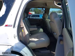 2005 Chevrolet Tahoe LT with VIN 1GNEK13T75R131741, listed as a IAAI auction lot 41992850 with 262,880 mi miles. Bid and sale history available at carsss.com. Image 8.