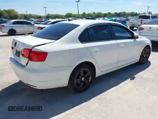2012 Volkswagen Jetta Sedan SE w/Convenience with VIN 3VWDX7AJ3CM392032, listed as a IAAI auction lot 41825344 with 177,581 mi miles. Bid and sale history available at carsss.com. Image 4.