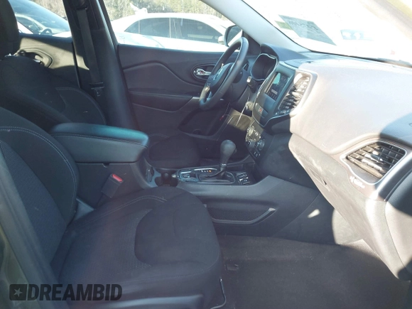 2019 Jeep Cherokee Latitude with VIN 1C4PJLCB3KD416517, listed as a IAAI auction lot 41275406 with 83,321 mi miles. Bid and sale history available at carsss.com. Image 5.