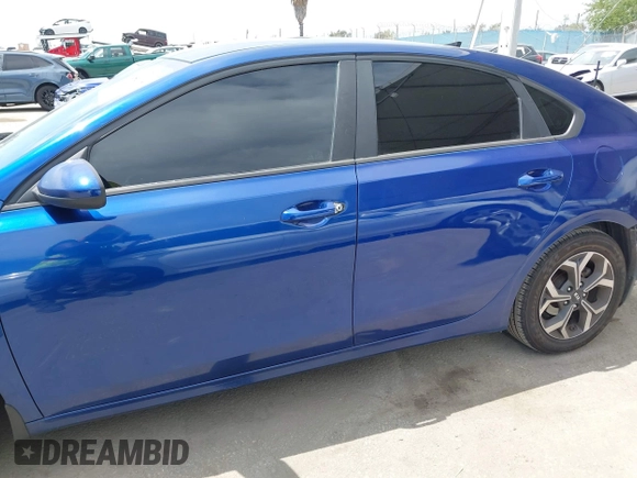 2019 Kia Forte LXS with VIN 3KPF24AD0KE117228, listed as a IAAI auction lot 42014637 with 88,681 mi miles and . Bid and sale history available at carsss.com. Image 15.