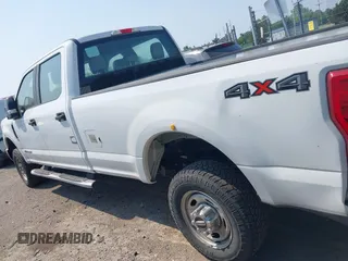 2019 Ford F-350 Platinum with VIN 1FT7W3BT4KED68113, listed as a IAAI auction lot 42420899 with 240,939 mi miles and . Bid and sale history available at DreamBid. Image 14.
