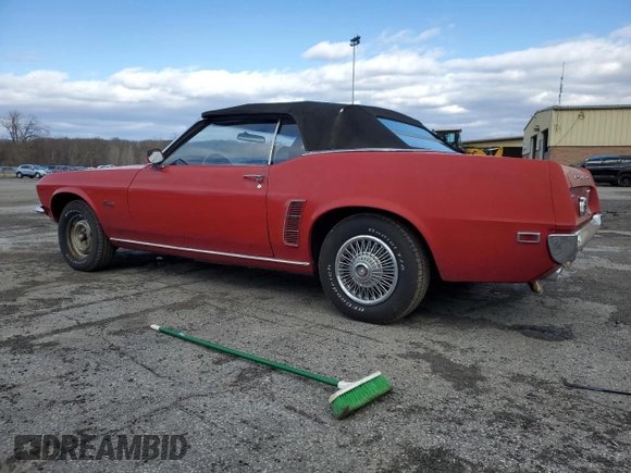 1969 Ford Mustang с VIN 9T03F120746, выставлен на аукционе Copart как лот 51998695 с пробегом 91 574 миль миль и Списание • Salvage title. История ставок и продаж доступна на DreamBid. Изображение 2.